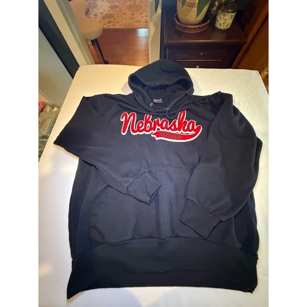 Nebraska Huskers Embroidered Cotton Pullover Hoodie - Size Large